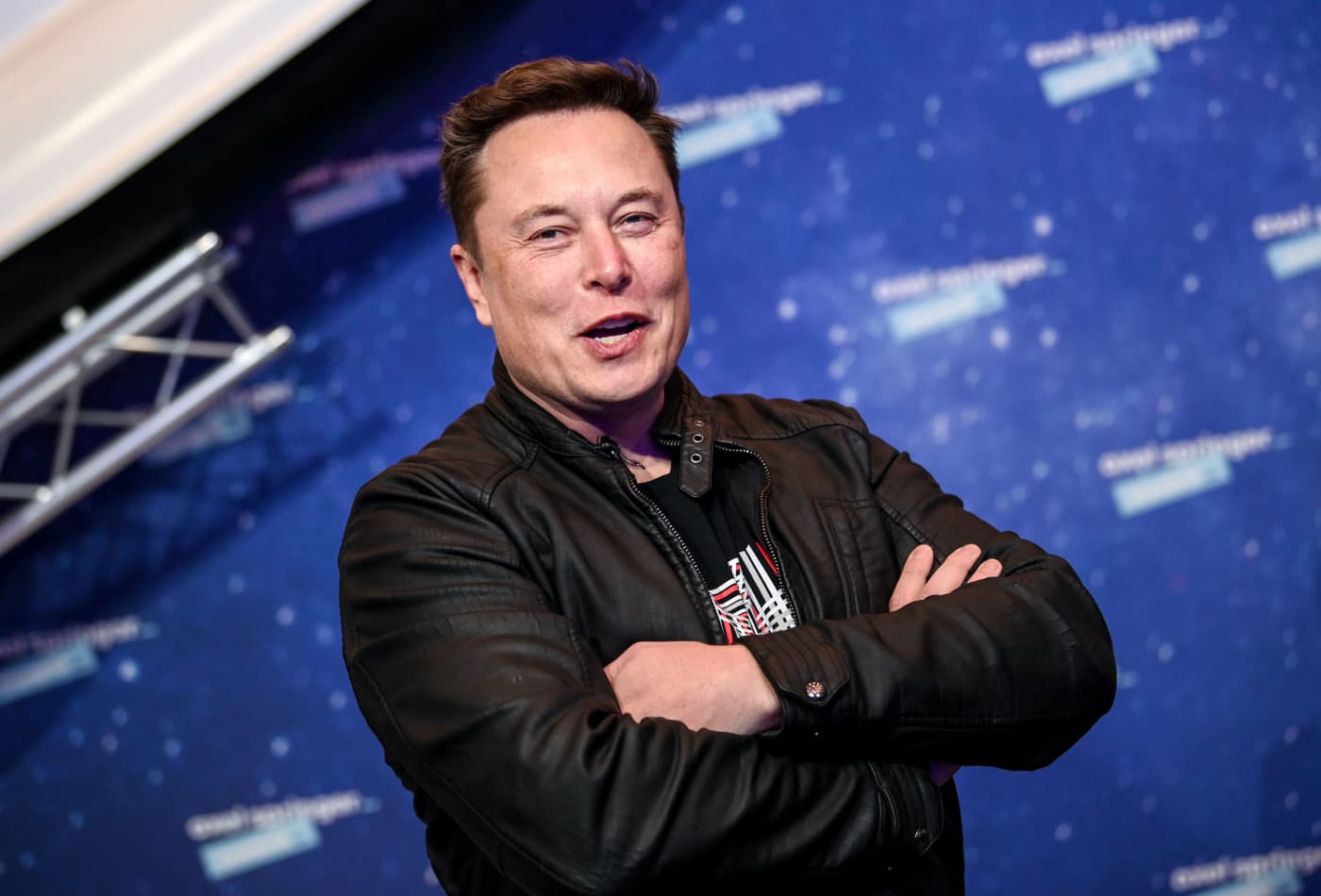 Elon Musk Taunts Ula And Blue Origin After Rogue Plane And Regulation Delay Spacex Rocket Launch Space Explored