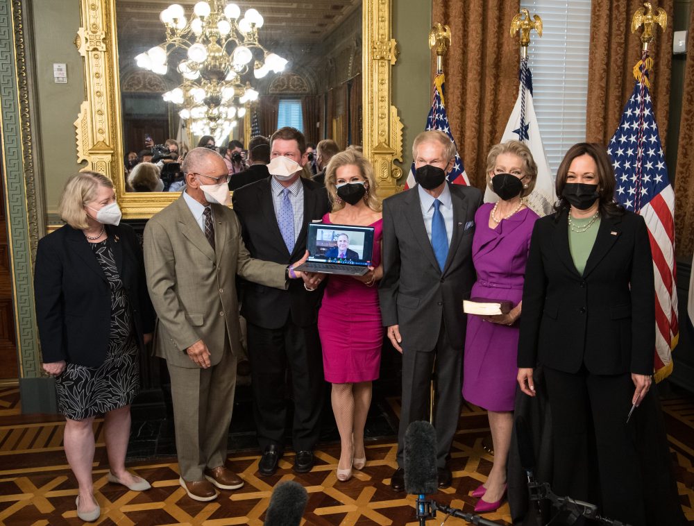 Senator Bill Nelson sworn in as 14th NASA Administrator