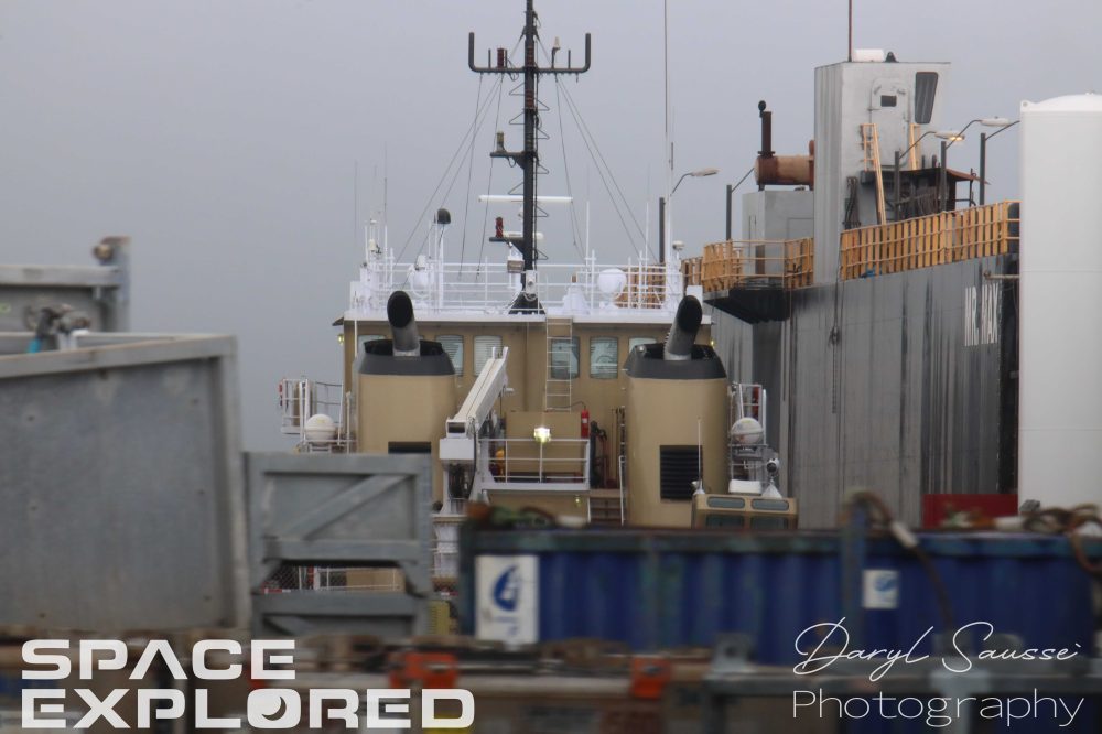 Exclusive: SpaceX's newest droneship gets Starlink dish and a tug to take it home