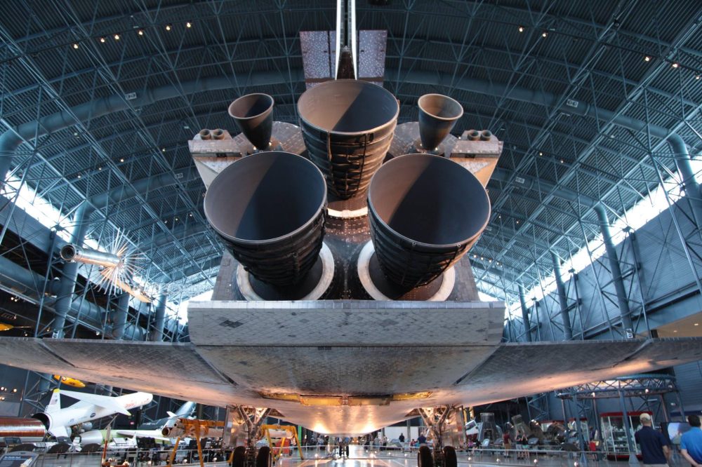 Flashback Friday: Take a VR tour of Space Shuttle Discovery