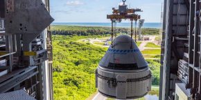 Boeing Starliner capsule lifted at Pad 41