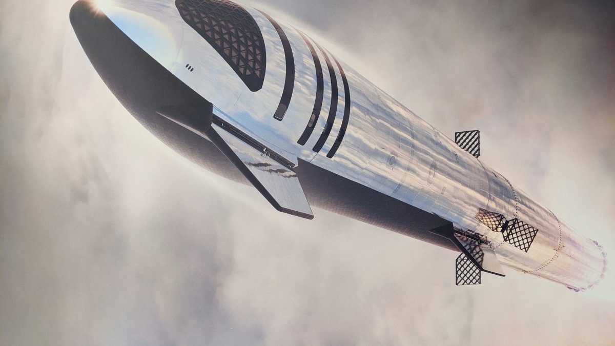 SpaceX Render of Starship in flight.