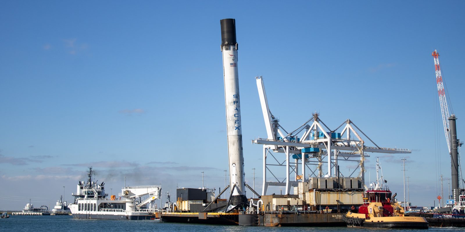 SpaceX Falcon 9 booster & octograbber damaged during recovery