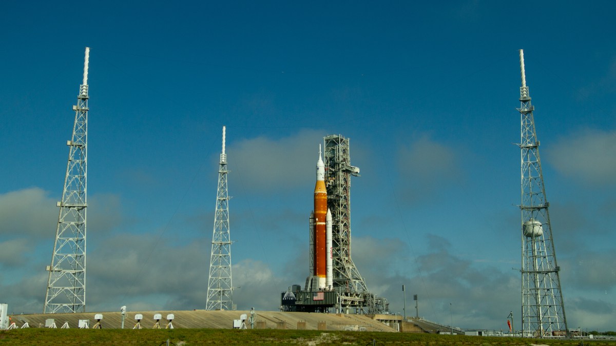 SLS for Artemis I at the pad for Wet Dress rehearsal