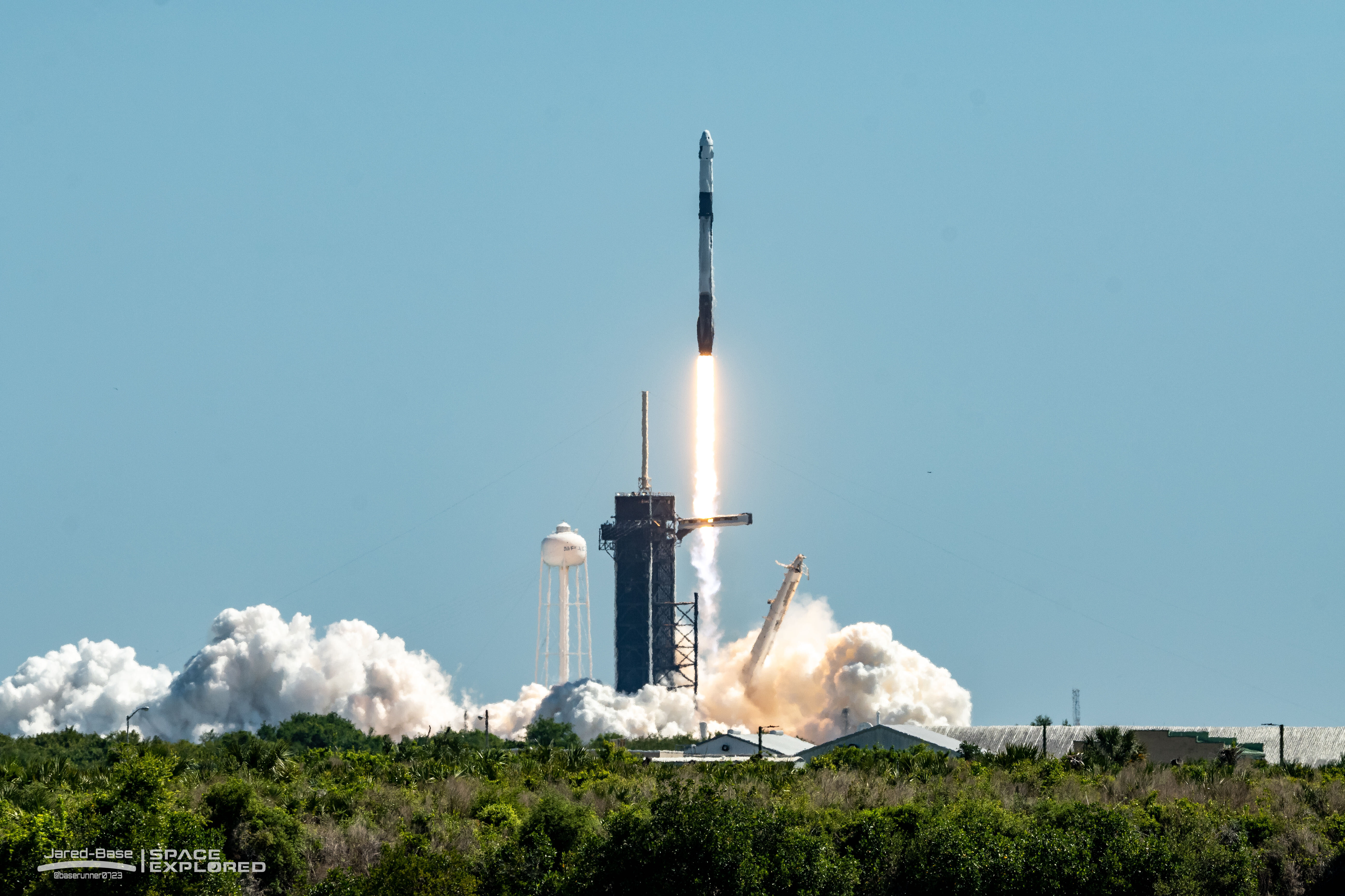 SpaceX Launches Private Astronauts To The Space Station On Axiom-1 ...