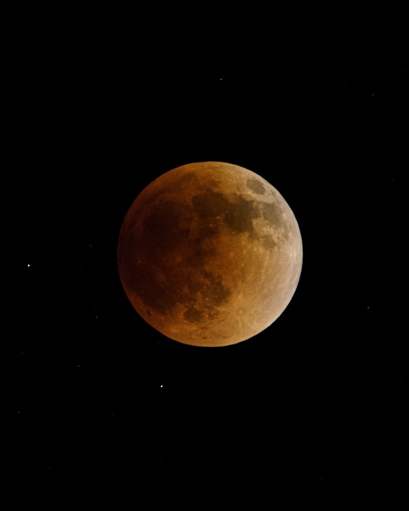 Super flower blood Moon eclipse