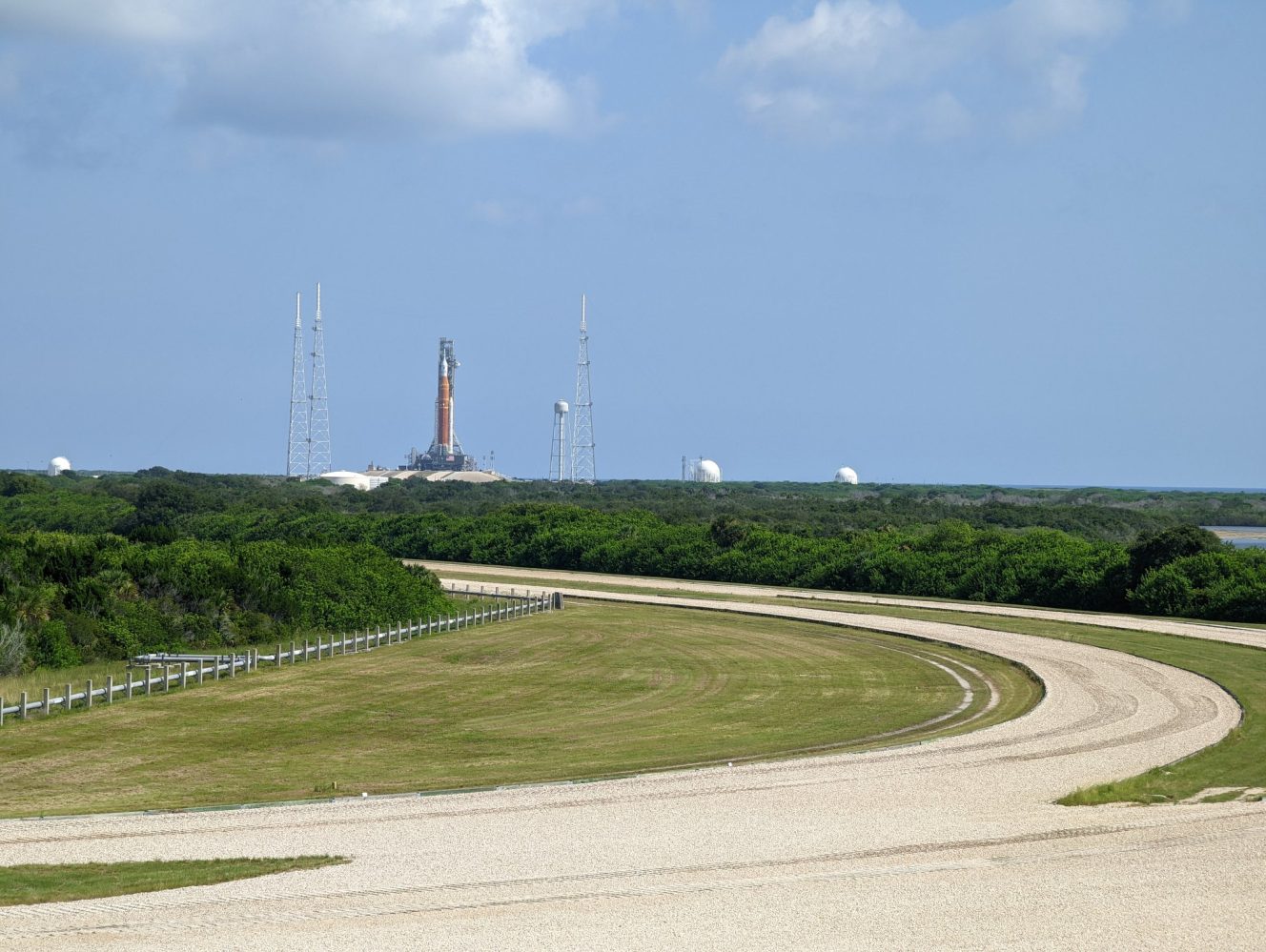 Artemis I at launch pad