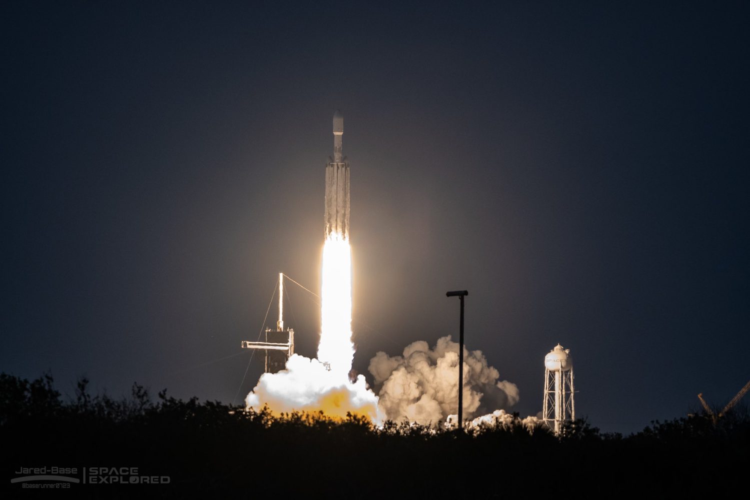 spacex falcon heavy ussf-67 liftoff