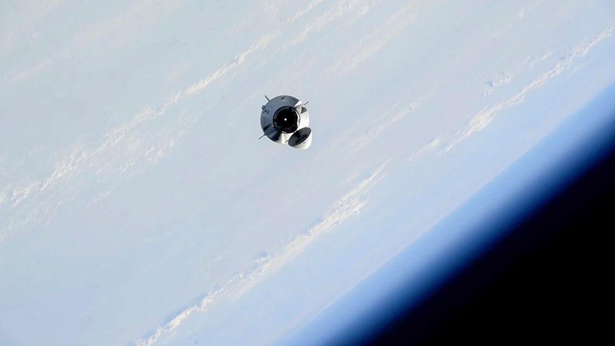 spacex crew-6 dragon in space