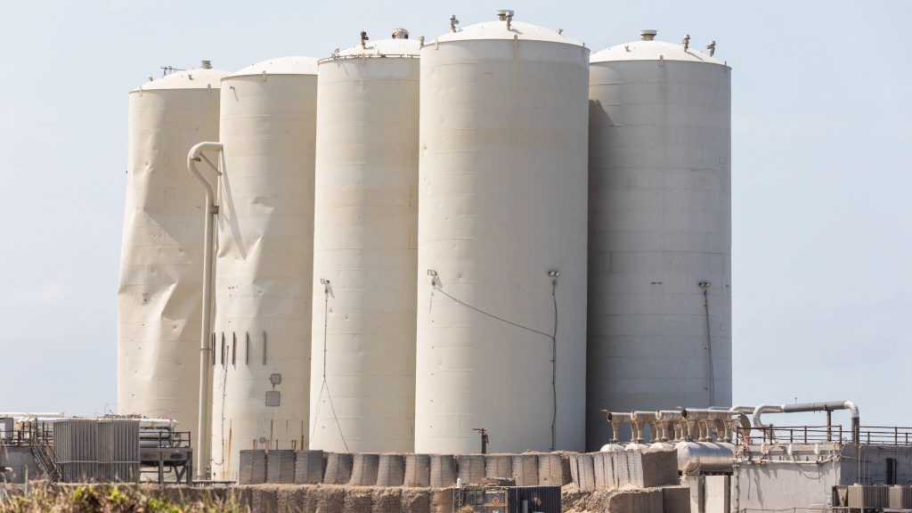 Photos Starship pad damage; Elon says 12 months until next flight