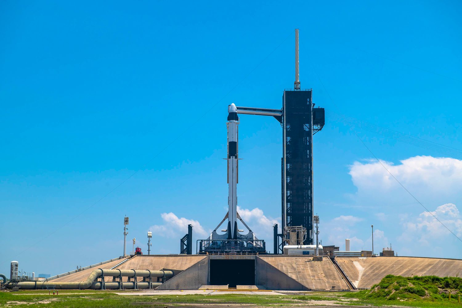 SpaceX-Ax-2-Dragon-Falcon-9-Vertical.jpg?quality=82&strip=all&w=1500