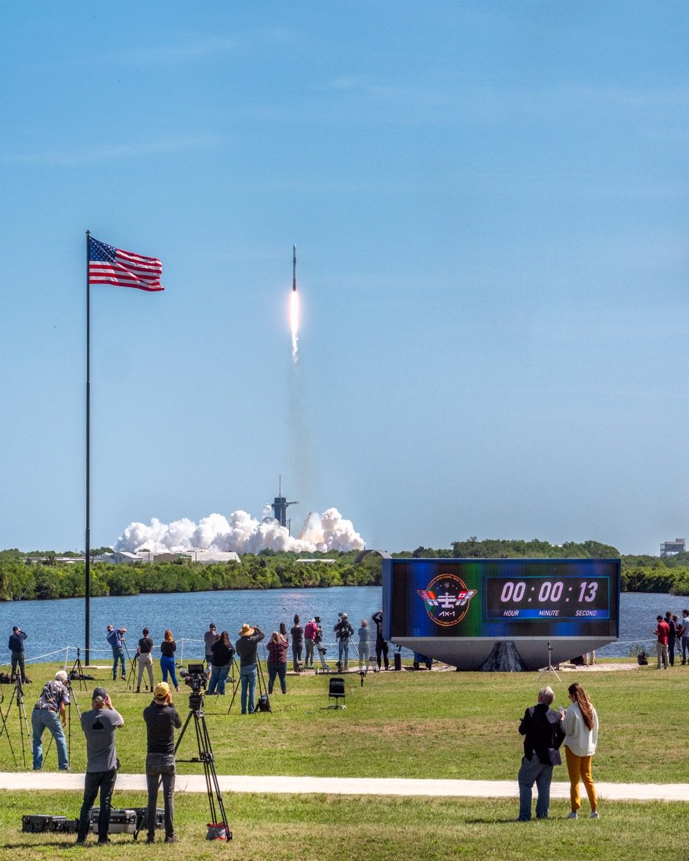 SpaceX Falcon 9 grounded again after failed landing on Starlink mission ...