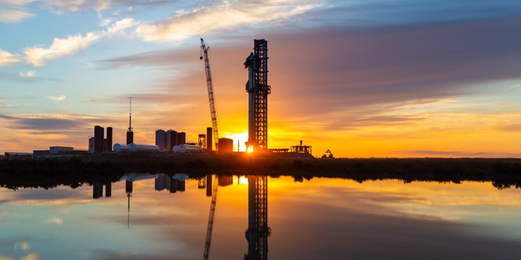 SpaceX prepares launch pad for Starship booster catch