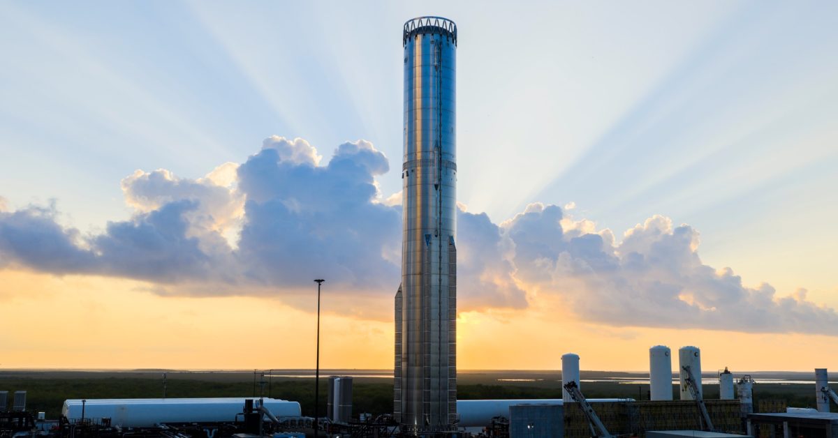 SpaceX's Starship mishap could give Blue Origin the edge in